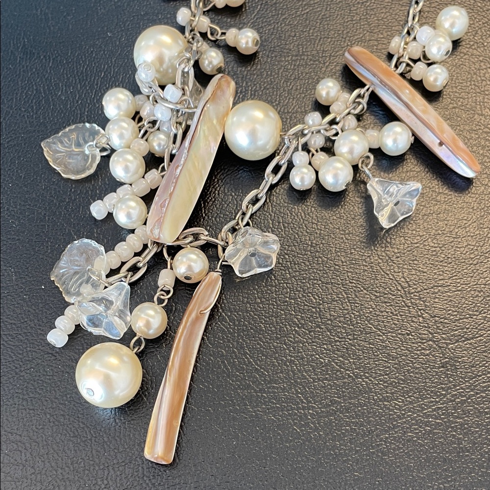 RARE. Pearl and Crystal Necklace - Picture 2 of 3